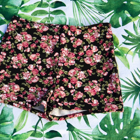 Forever 21 Pants - dark floral shorts